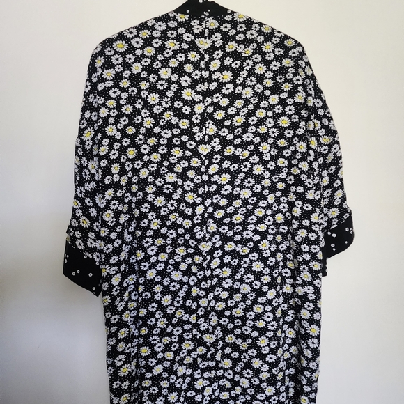 Long floral daisy maxi kimono - Picture 3 of 9